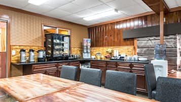 Free daily continental breakfast