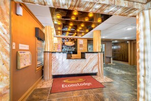 Lobby - Econo Lodge Rutland City near Hwy 7 (Rutland)