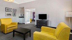 Suite – deluxe, 1 soverom, ikke-røyk | Sengetøy av topp kvalitet, skrivebord og strykejern/-brett