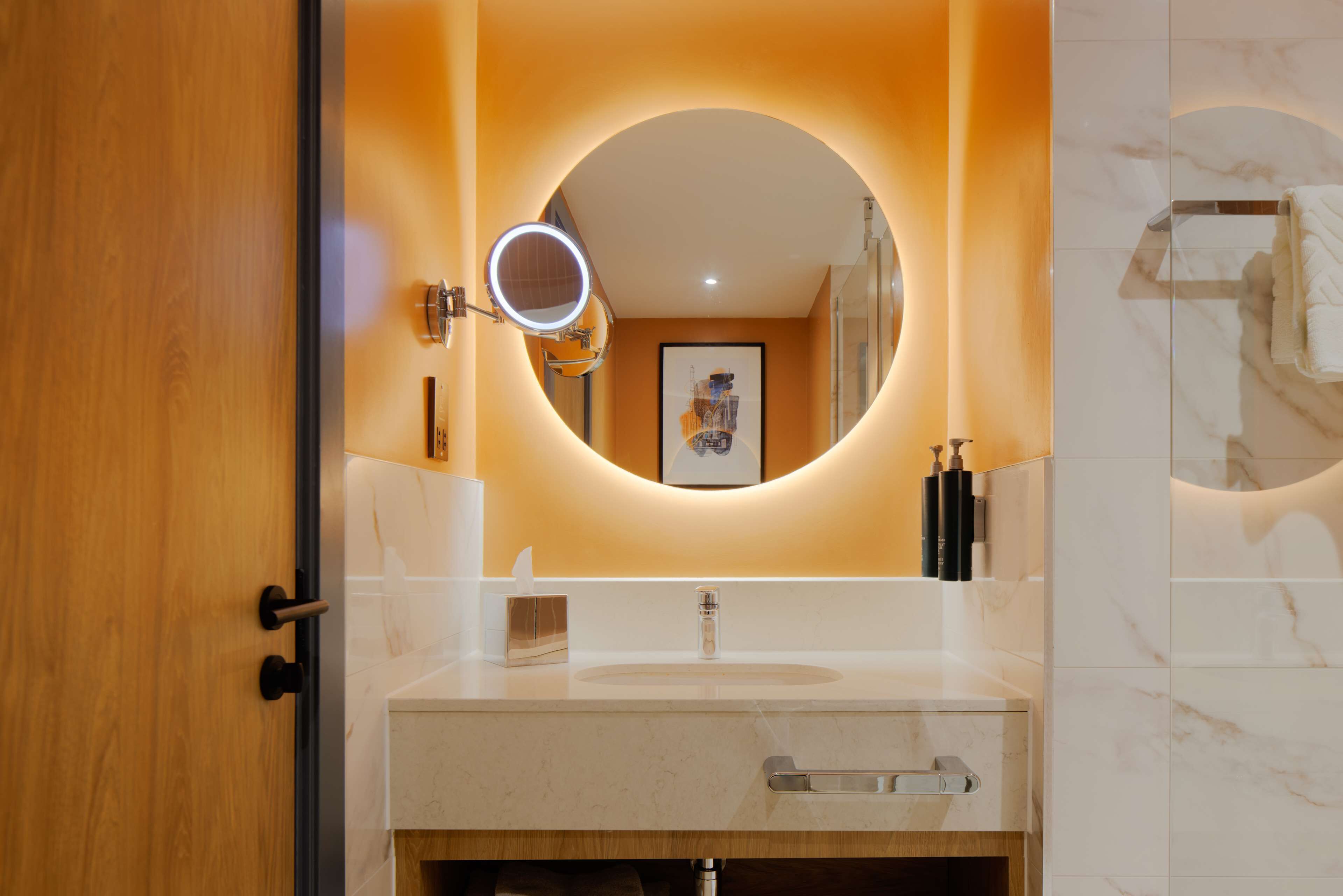 combined shower/bathtub, free toiletries, hair dryer, towels