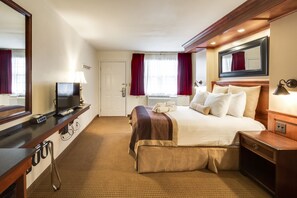 Standard Room, 1 Queen Bed, Private Bathroom, Ground Floor | Premium bedding, pillowtop beds, desk, iron/ironing board