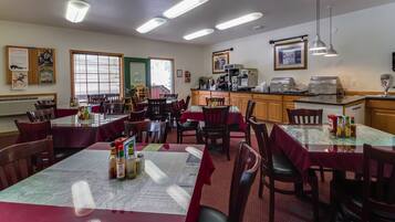 Colazione a buffet inclusa, servita tutte le mattine