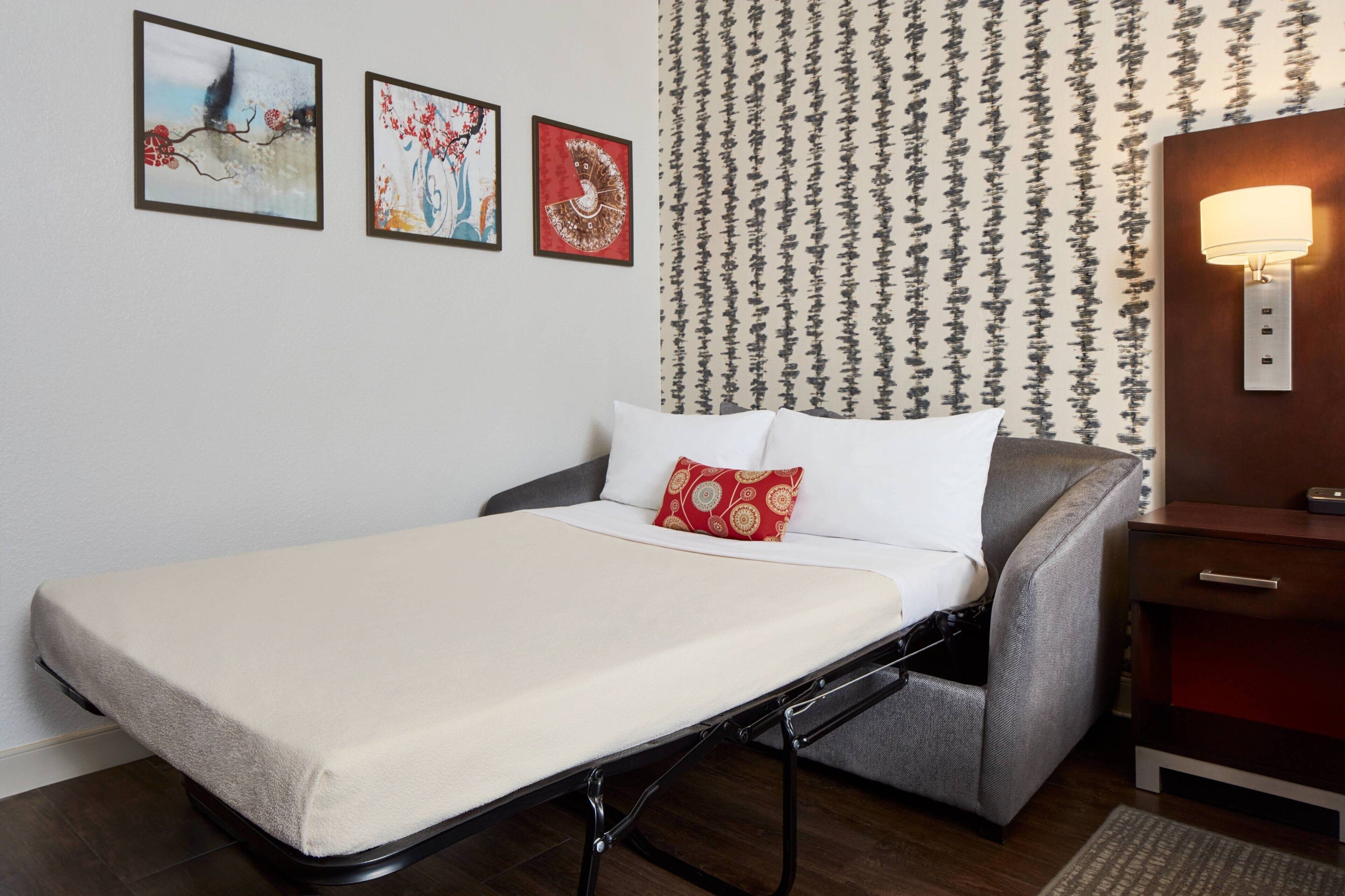 premium bedding, pillow-top beds, in-room safe, desk