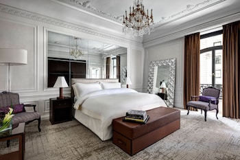 Suite, 1 Bedroom | Hypo-allergenic bedding, pillowtop beds, in-room safe, desk at The St. Regis New York
