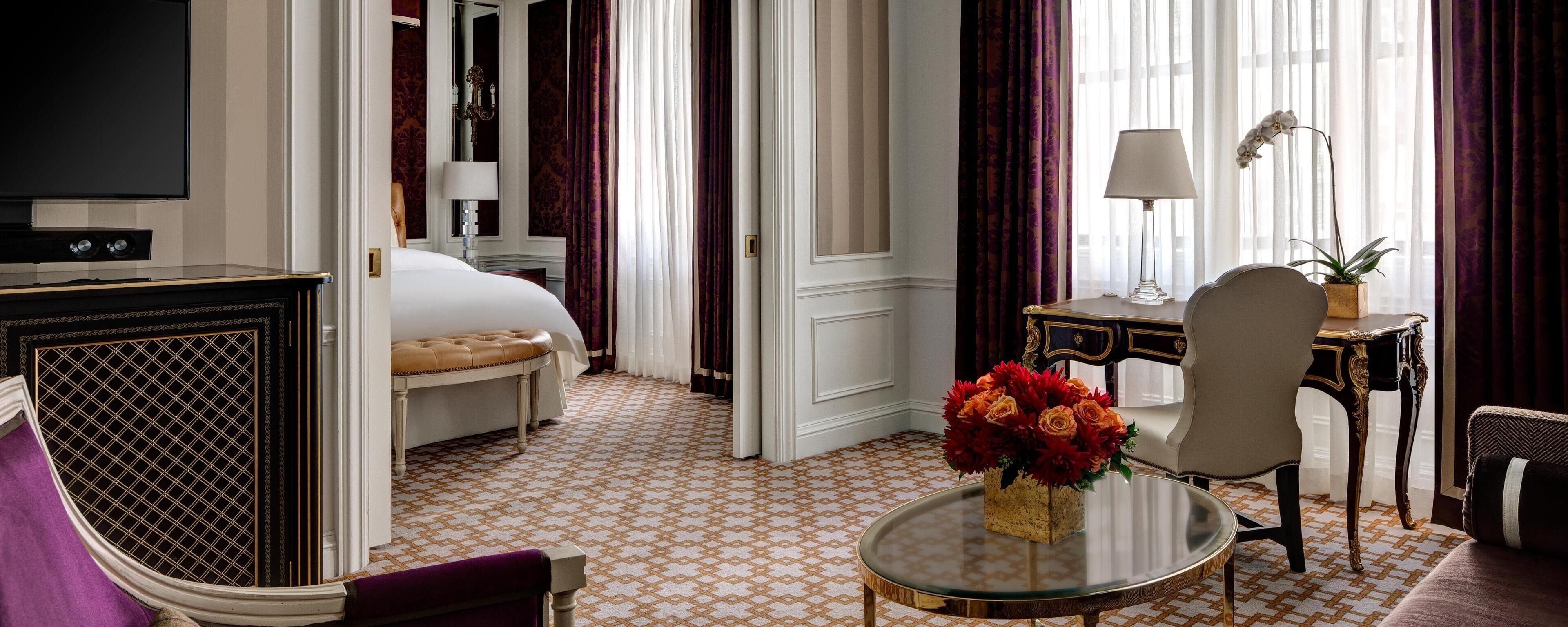 Suite, 1 Bedroom (Astor Suite, Butler Service Included) | Living area | 32-inch TV with satellite channels