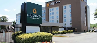 La Quinta Inn & Suites by Wyndham DC Metro Capital Beltway