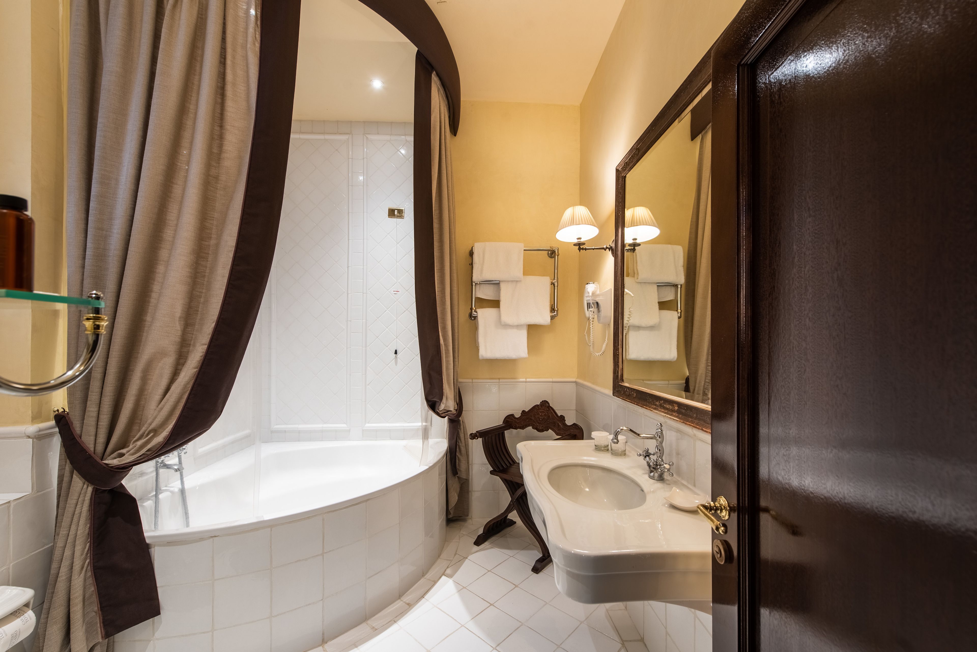 executive double or twin room | bathroom | eco-friendly toiletries, hair dryer, bathrobes, slippers