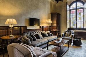 Executive Double or Twin Room | Living area | LCD TV