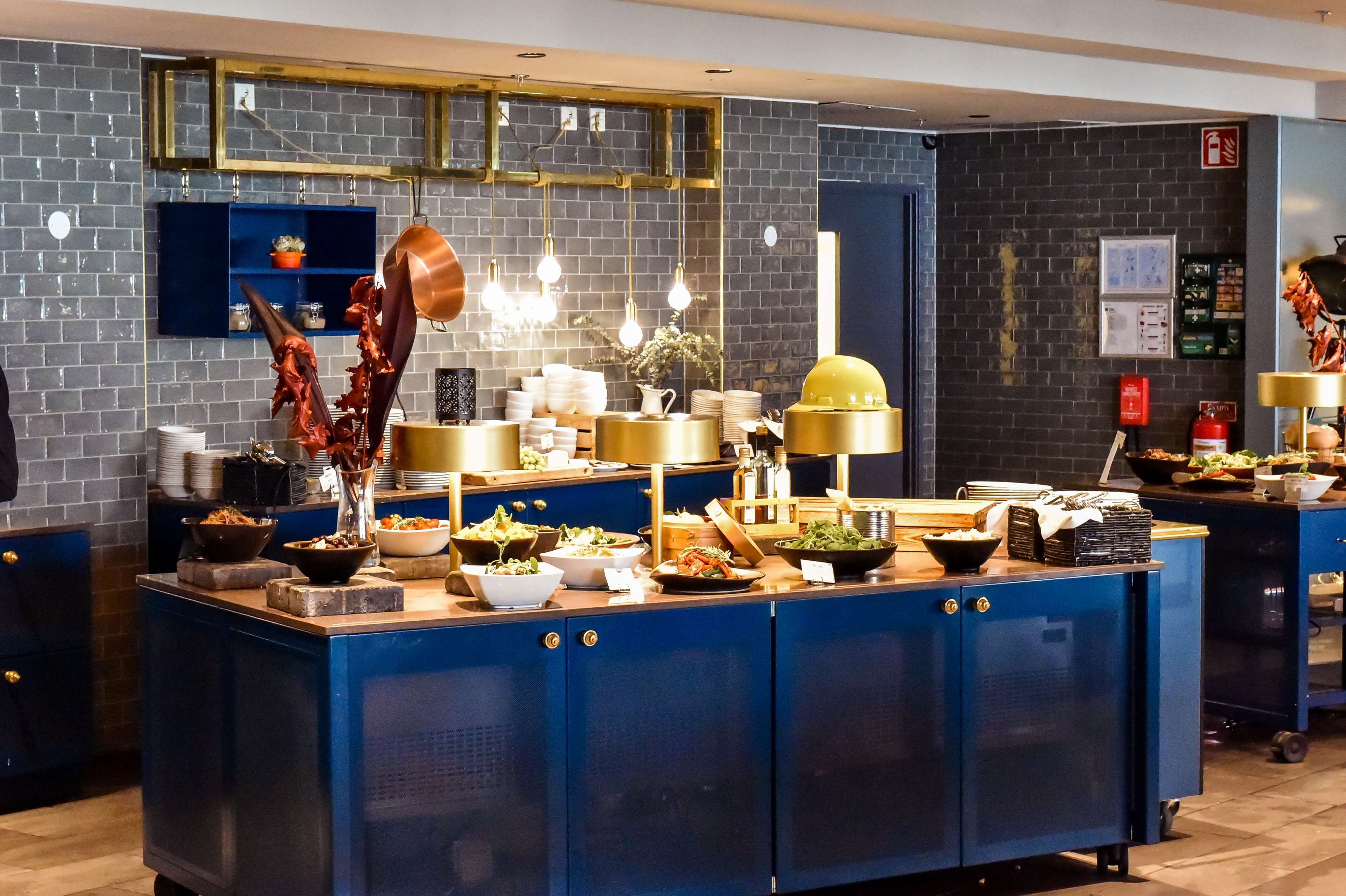 Daily buffet breakfast (SEK 229 per person)