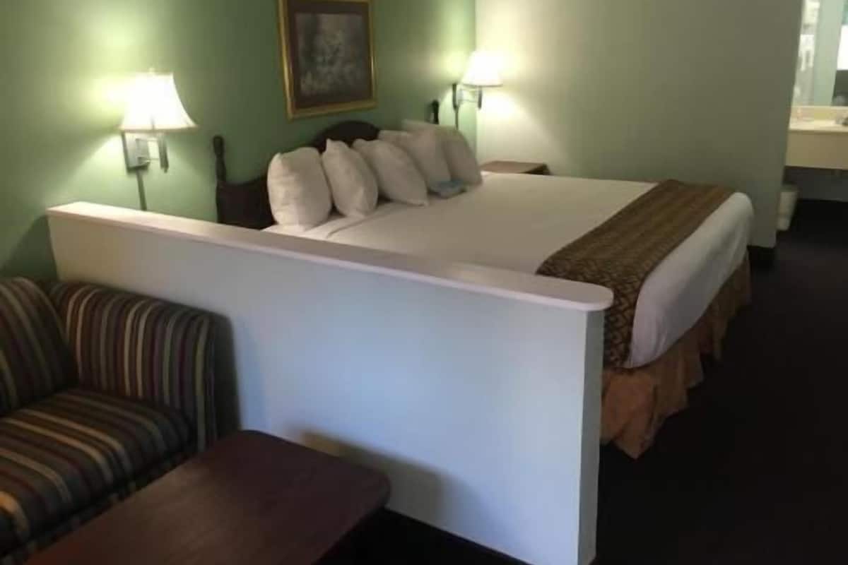 Desk, free WiFi, bed sheets