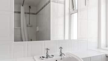 Suite | Bathroom