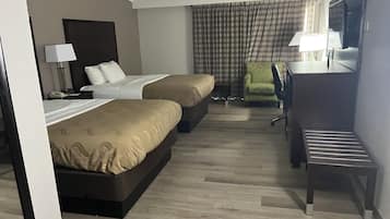 Deluxe kamer, 2 queensize bedden, niet-roken | Donzen dekbedden, een bureau, verduisterende gordijnen