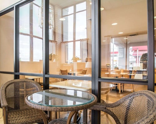 Econo Lodge Springfield I-44