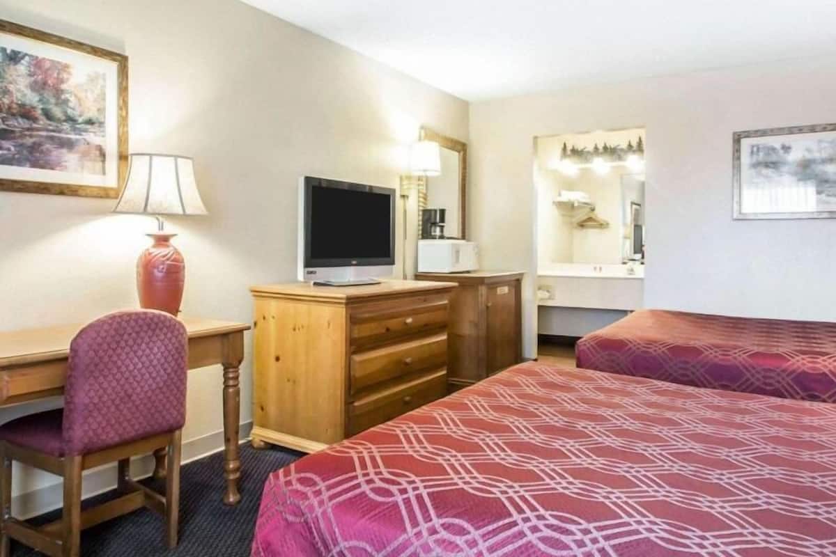 Desk, iron/ironing board, free WiFi, bed sheets