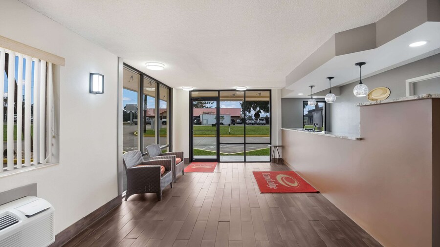 Econo Lodge Live Oak