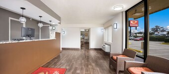 Econo Lodge Live Oak