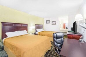 Escritorio, cortinas opacas, wifi gratis y ropa de cama