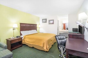 Desk, blackout curtains, free WiFi, bed sheets - Knights Inn Chattanooga (Chattanooga)