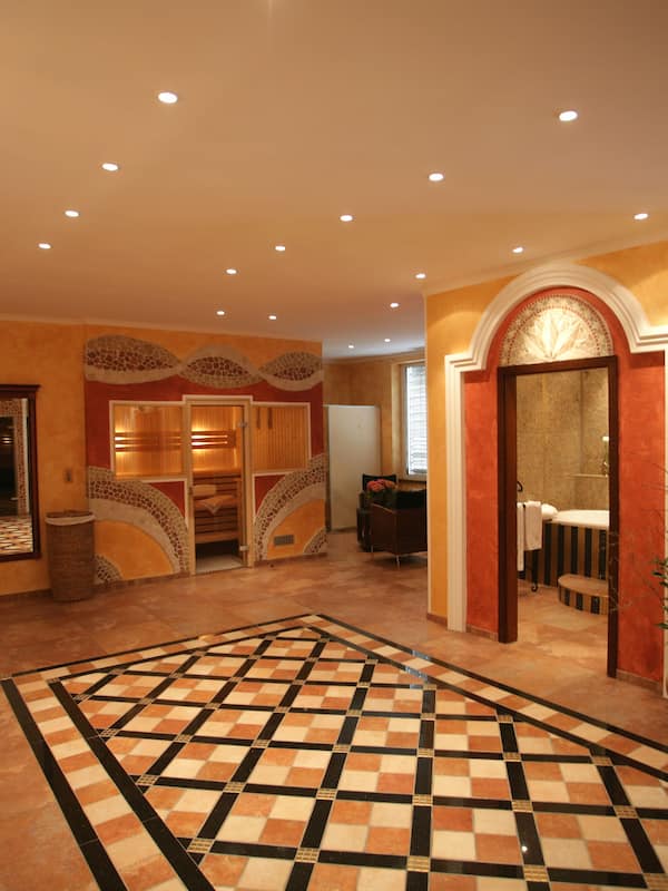 Turkish bath, sports massages, facials, massages