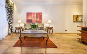Standard Apartment (Annex 150 distance) | Minibar, in-room safe, desk, laptop workspace - Bellevue Rheinhotel (Boppard)