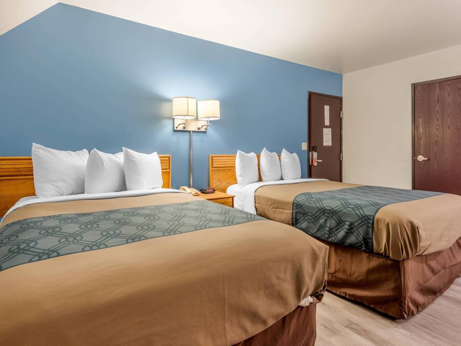 Free WiFi, alarm clocks, bed sheets