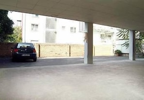 Self-parking (surcharge) 10 per day