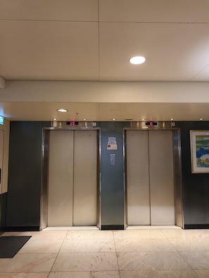 Quầy tiếp tân