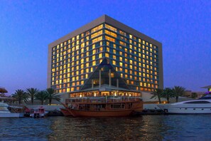 Exterior - Sheraton Dubai Creek Hotel & Towers (Dubai)