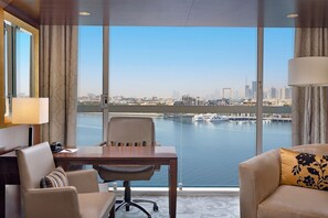 Junior Suite, 1 King Bed | Premium bedding, minibar, in-room safe, desk