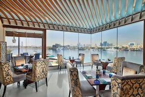 4 restaurants, breakfast, lunch, dinner served; Italian cuisine