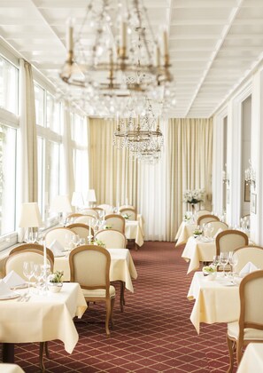 2 restaurants, breakfast, lunch, dinner served; German cuisine 
