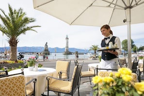 2 restaurants, breakfast, lunch, dinner served; German cuisine
