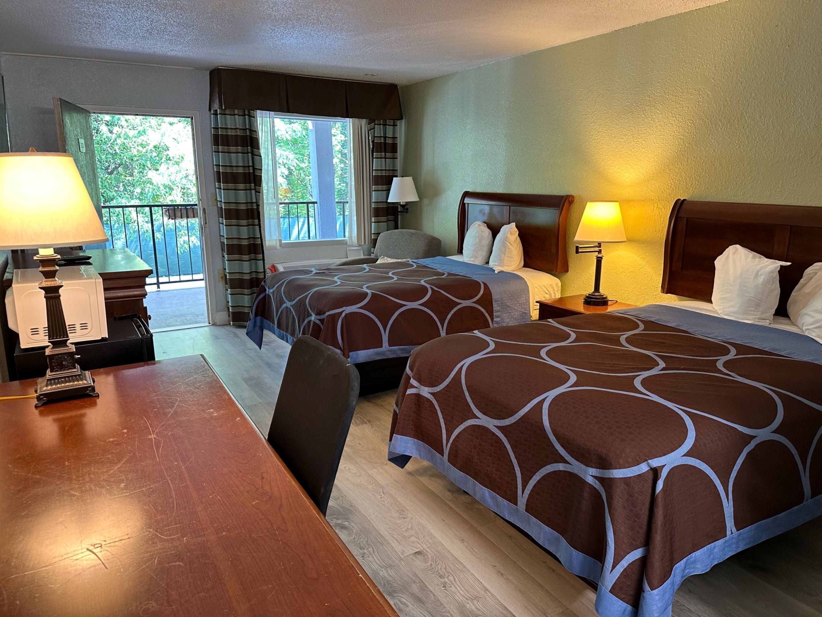 Chambre double, fumeur | Bureau, espace de travail pour ordinateurs portables