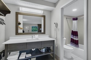 Combined shower/tub, eco-friendly toiletries, hair dryer, towels