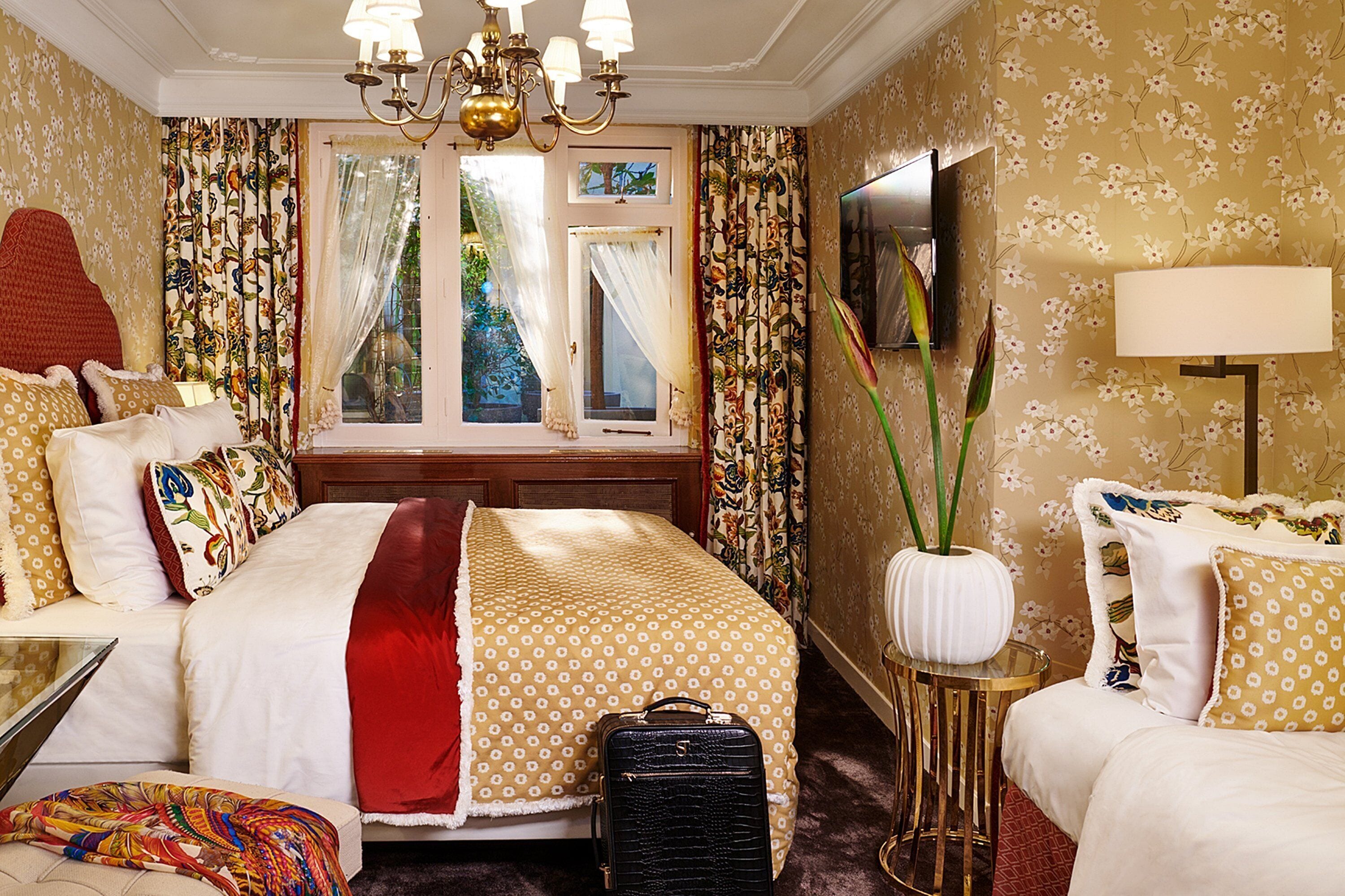 triple room | hypo-allergenic bedding, minibar, in-room safe, desk