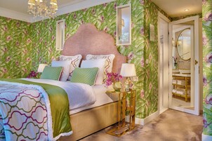 Ropa de cama hipoalergénica y minibar 