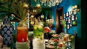 Daily buffet breakfast (EUR 24.50 per person)