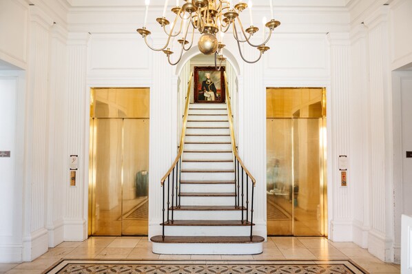 Staircase - The Lafayette New Orleans By Kasa Living (New Orleans)