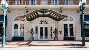 Mặt tiền nơi lưu trú