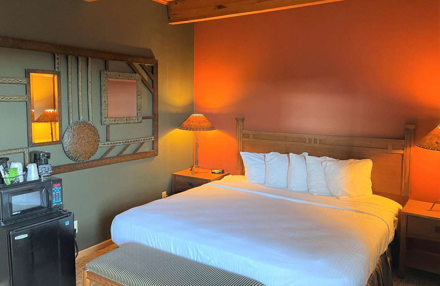 Cabin, 1 Katil Raja (King) | Meja, ruang kerja komputer riba, langsir/tirai gelap terus 