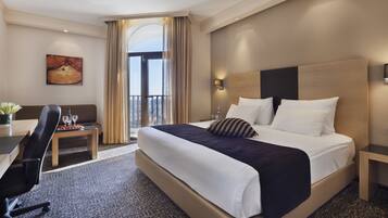 Minibar, in-room safe, desk, laptop workspace