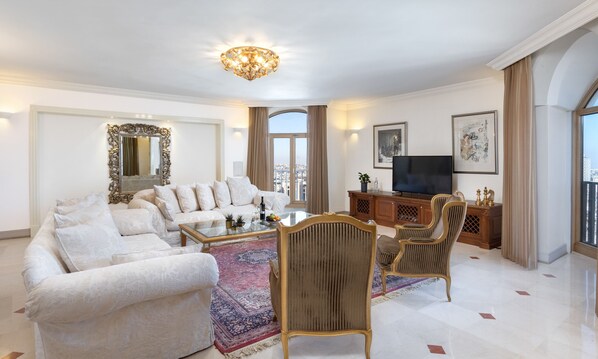 Minibar, in-room safe, desk, laptop workspace