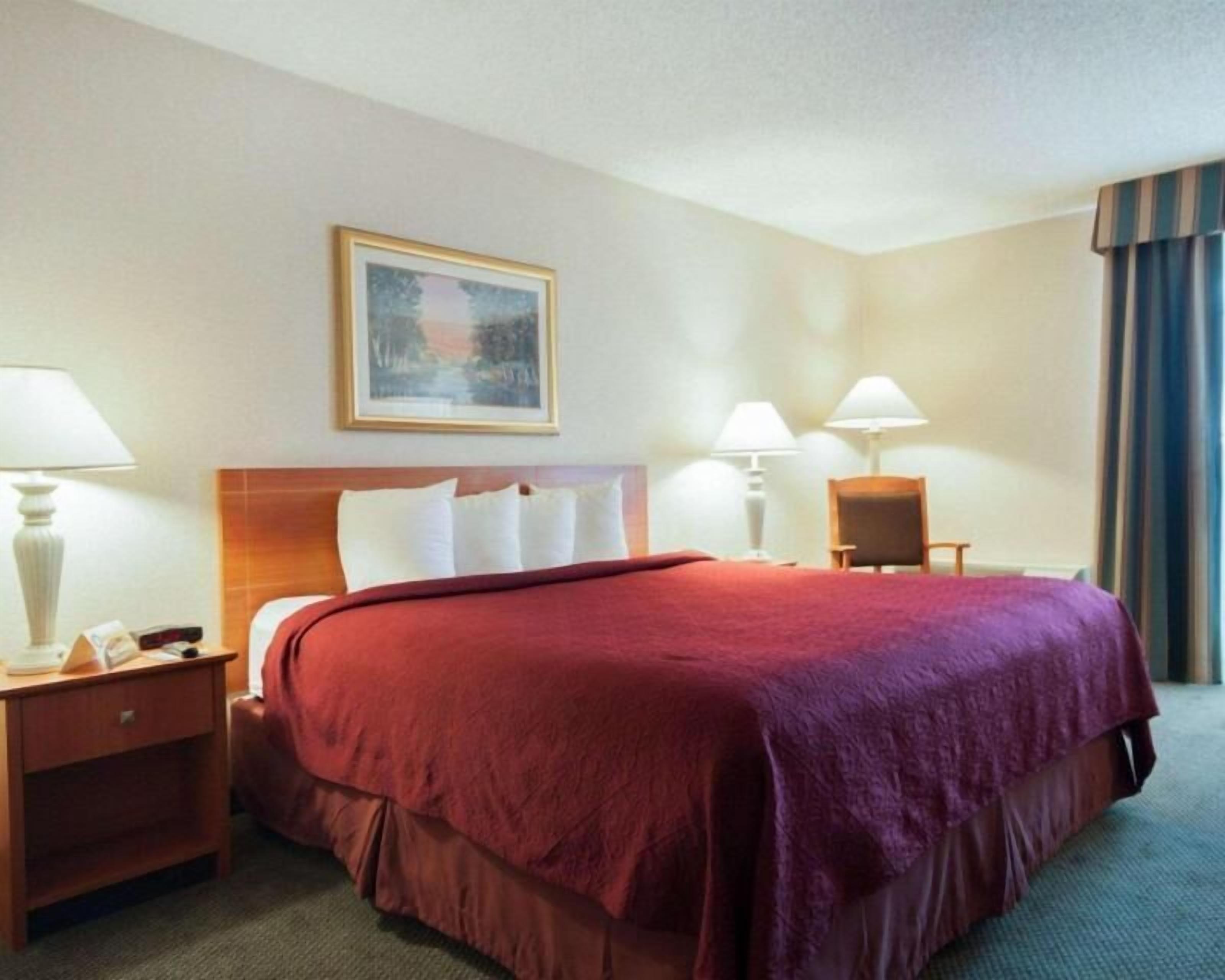 In-room safe, desk, iron/ironing board, free WiFi