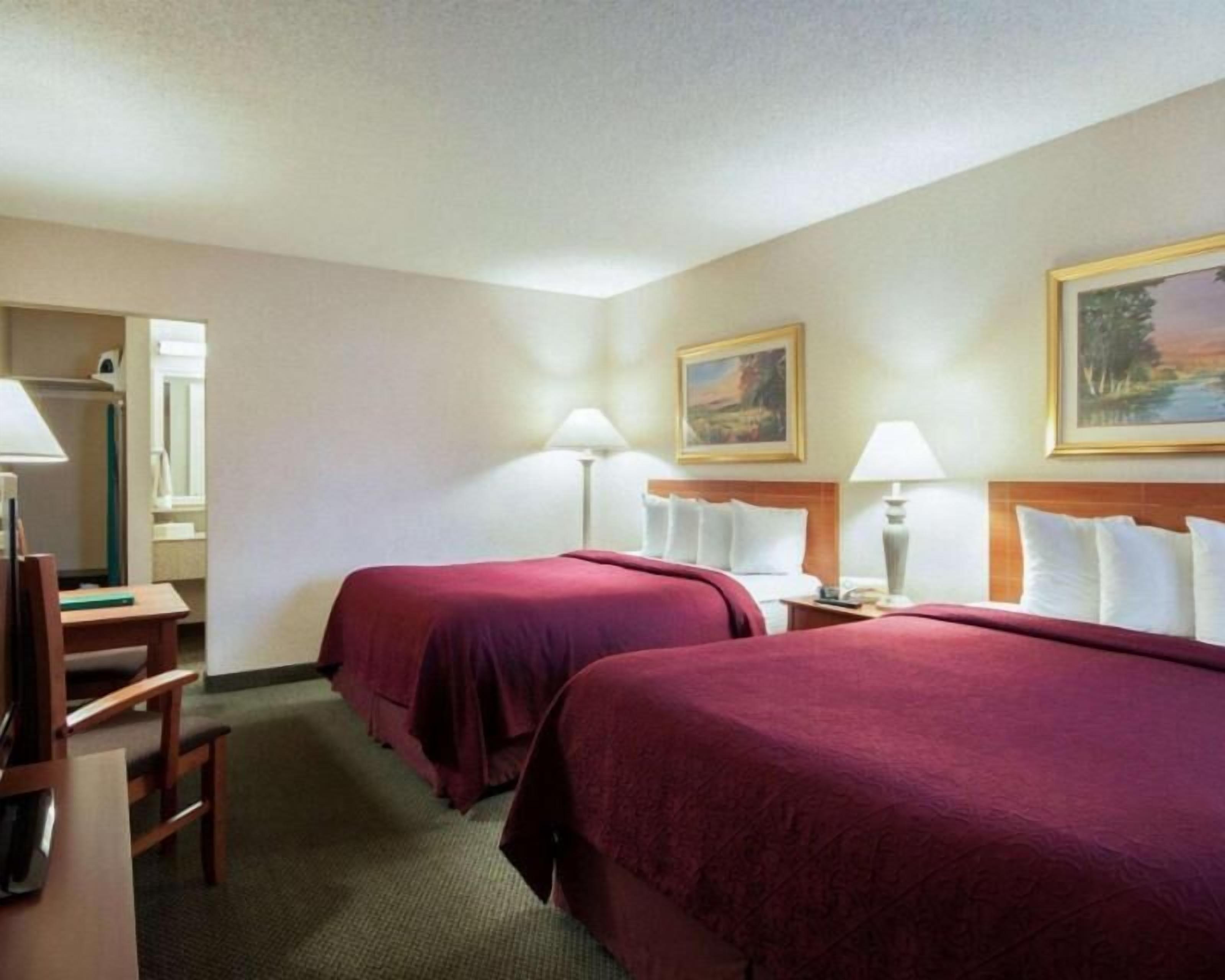 In-room safe, desk, iron/ironing board, free WiFi