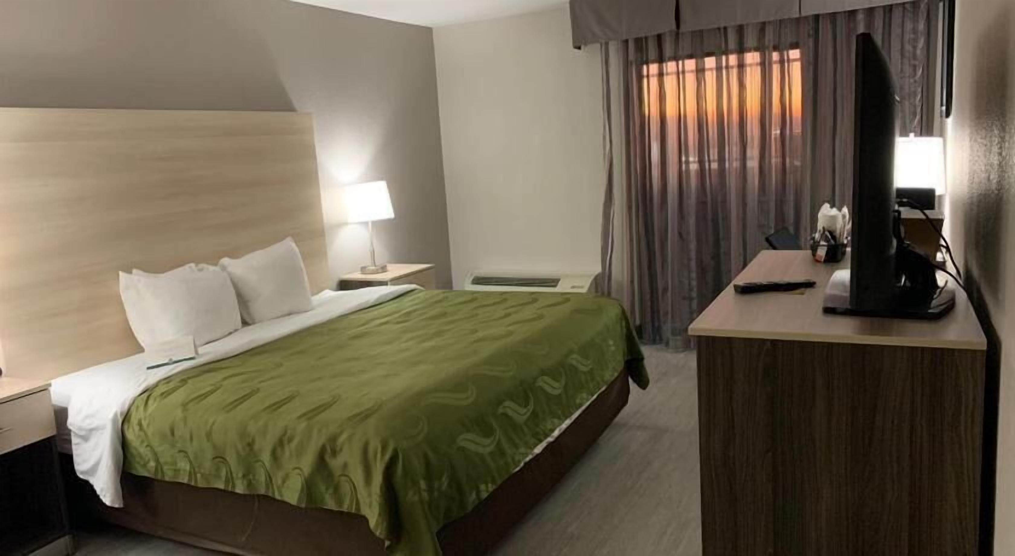 In-room safe, desk, iron/ironing board, free WiFi