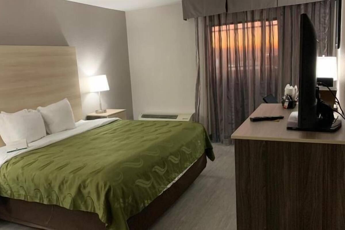 In-room safe, desk, iron/ironing board, free WiFi