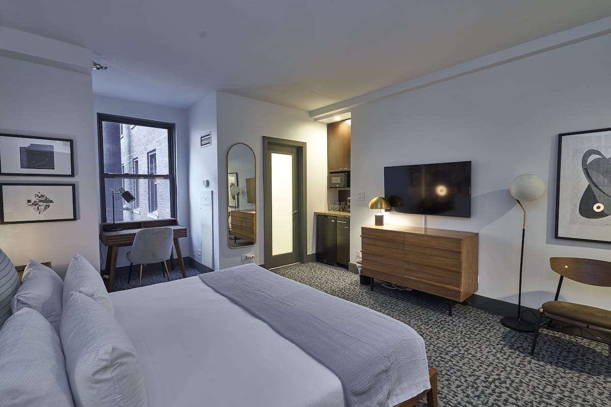 1 bedroom, premium bedding, down comforters, in-room safe