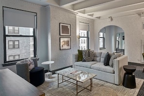 LCD TV, iPod dock - Gale Chicago (Chicago)