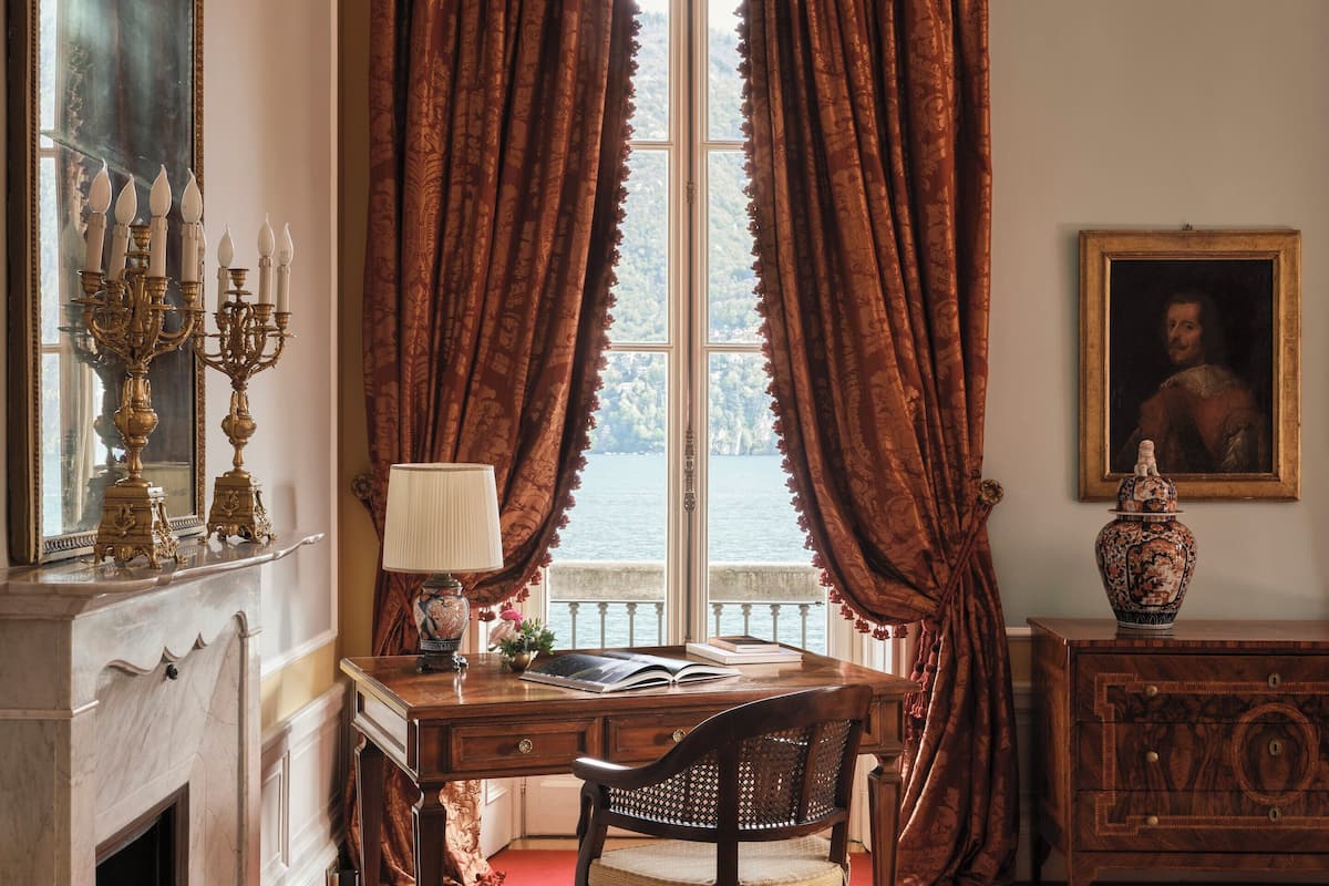 presidential suite, lake view | 1 bedroom, hypo-allergenic bedding, down duvets, minibar