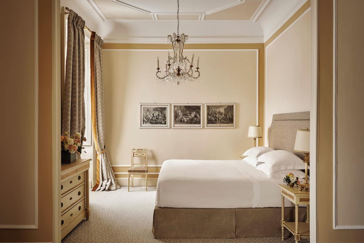 junior suite, lake view (deluxe) | 1 bedroom, hypo-allergenic bedding, down duvets, minibar